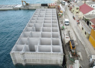 Design of anti-reflective caissons